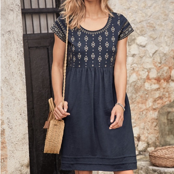 Garnet Hill Dresses & Skirts - Garnet Hill Organic-Cotton Embroidered Knit Dress 12